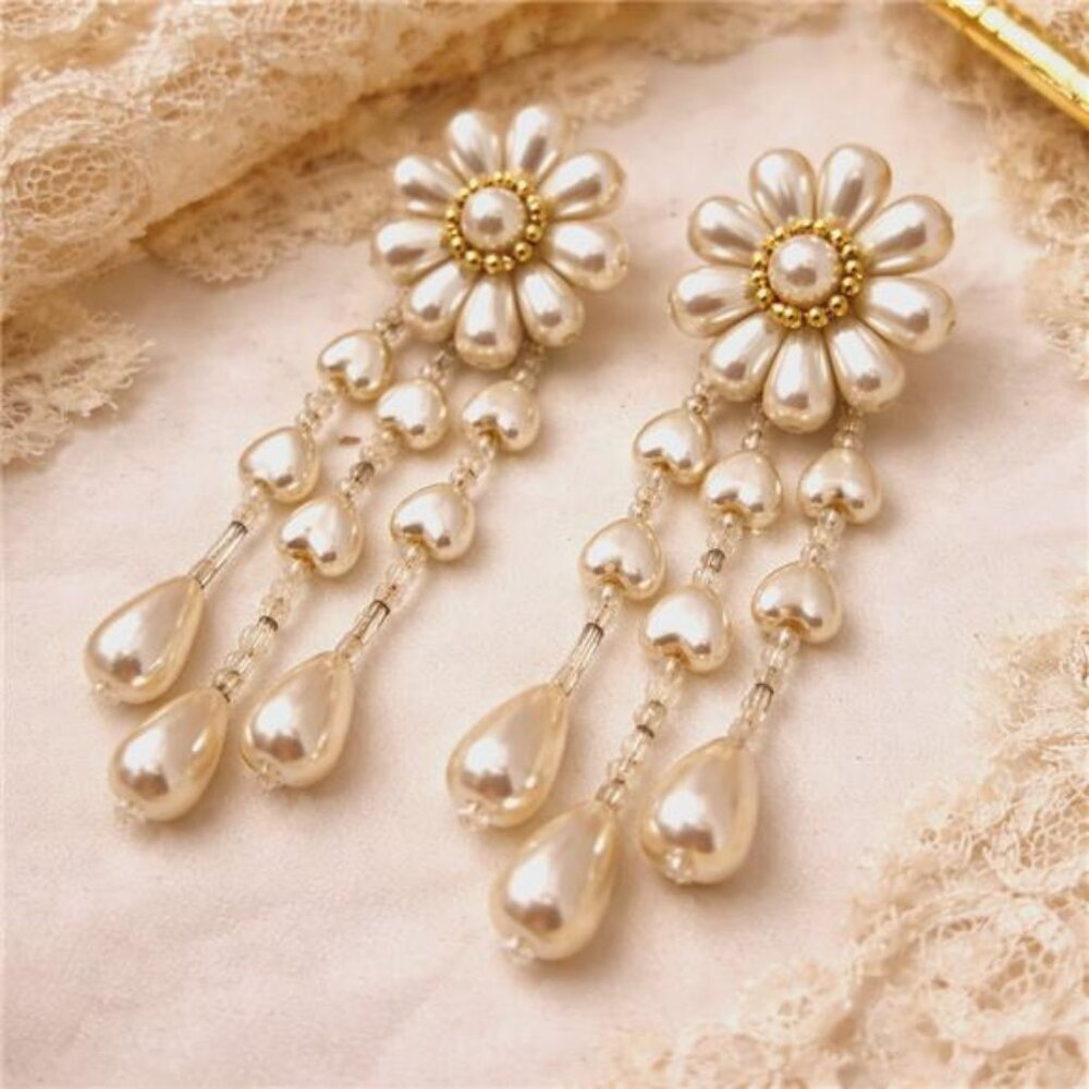 Vintage Lucite Faux Pearl Flower Dangle Earrings Teardrop Heart Drops 3.5 In